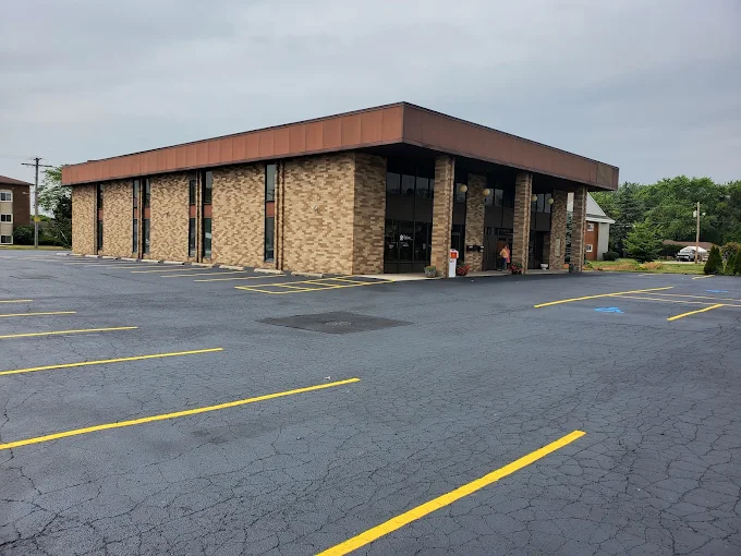 Manta & Hurst office building at 3026 45th Street in Highland, Indiana, with a parking lot in front
